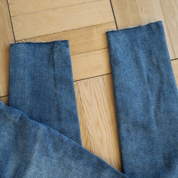 Good American - ALWAYS FITS GOOD LEGS STRAIGHT JEANS - Picture 5 of 6